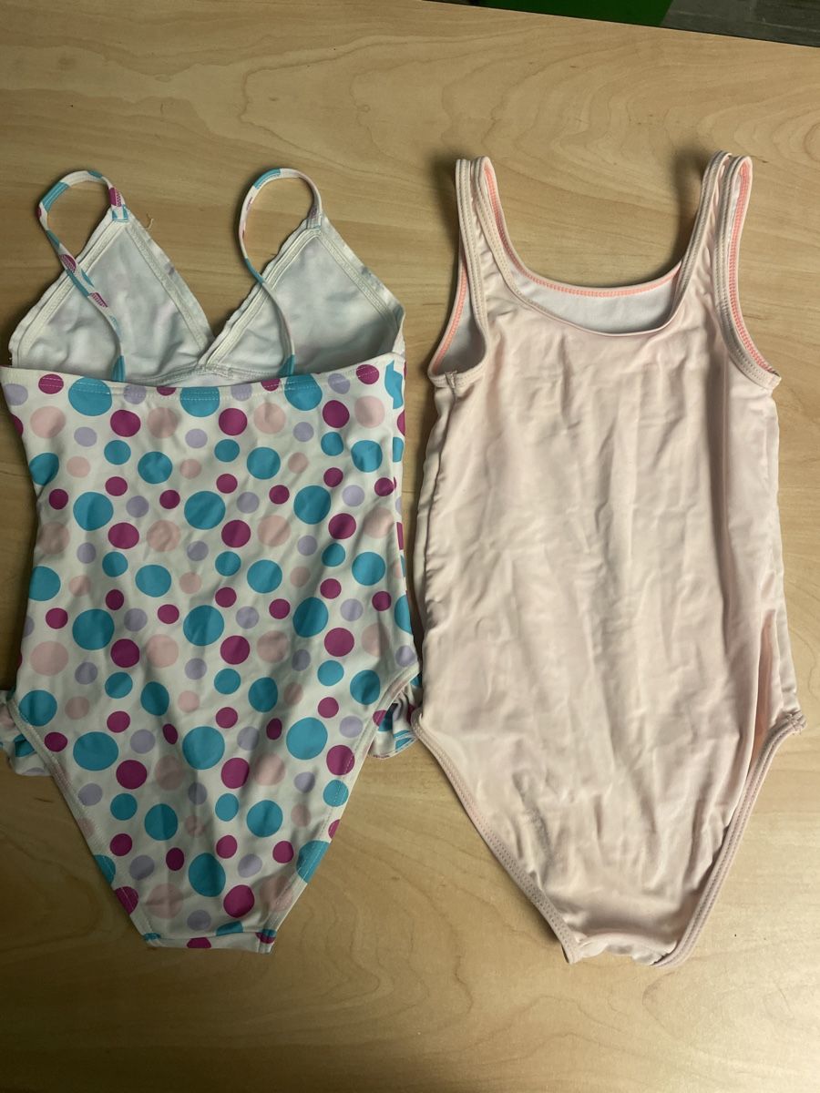 Badekleider & Bikinis: 2 Mädchen Badeanzüge Gr. 128 – Gebraucht aus Obergerlafingen von cabo4 1