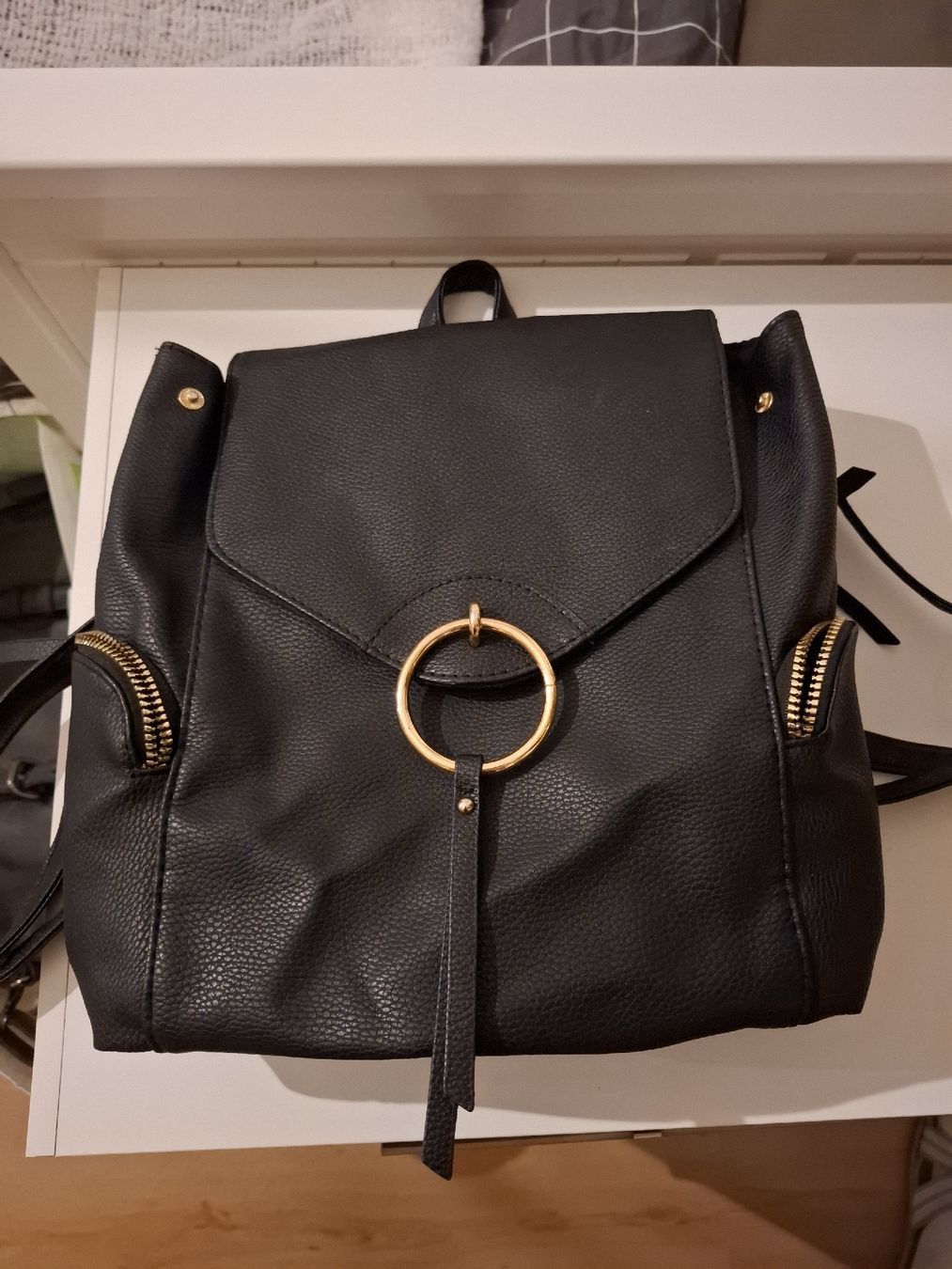 Primark Zaini: Sac à dos noir – Usato da La Chaux-de-Fonds venduto da emm_9r5v