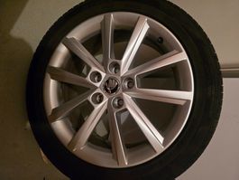 4 Räder Skoda Octavia 225/45 ZR17