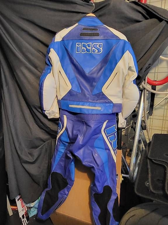 IXS Completi: IXS Lederkombi Gr. 50 – Usato da Dübendorf venduto da Magc76 2