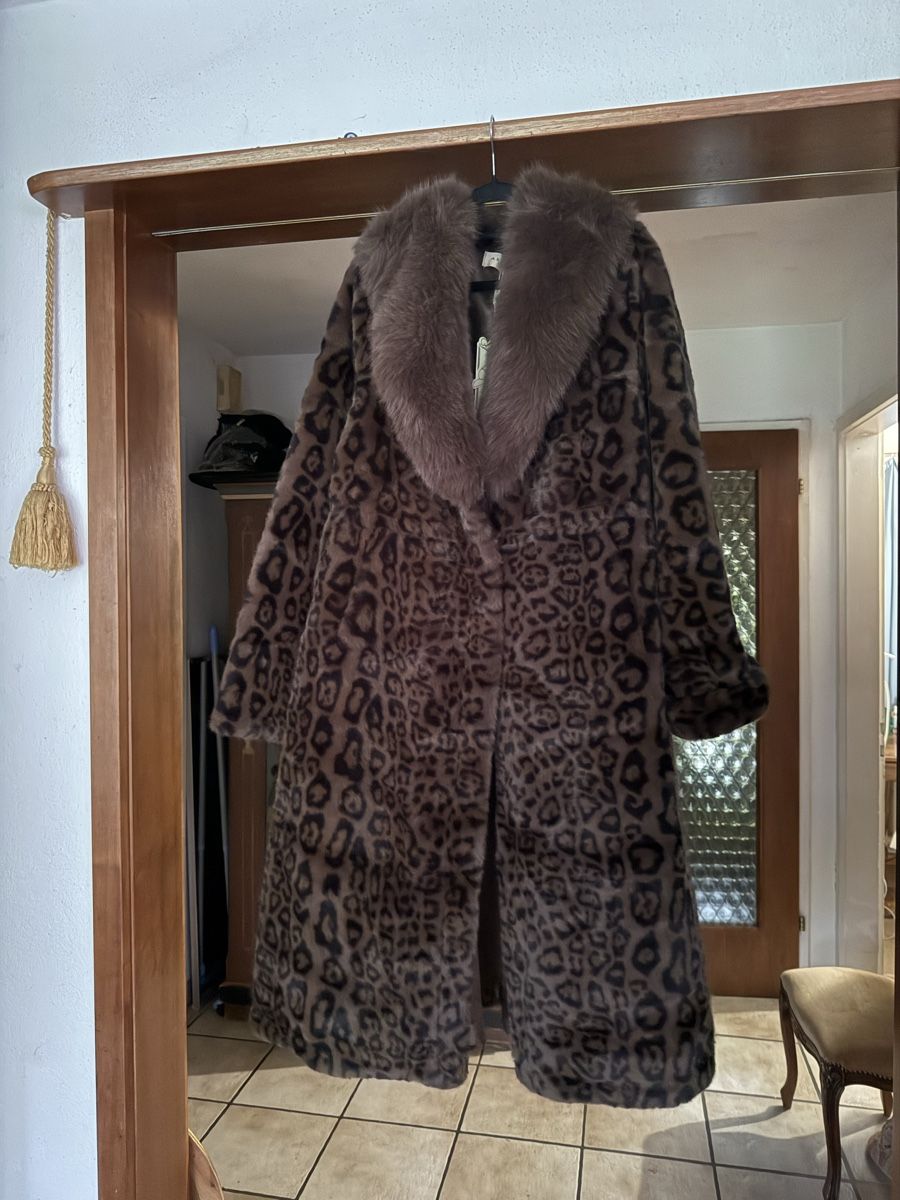Eleganter Damenmantel mit Faux-Pelzkragen – Animal Print – N (Neuf ...
