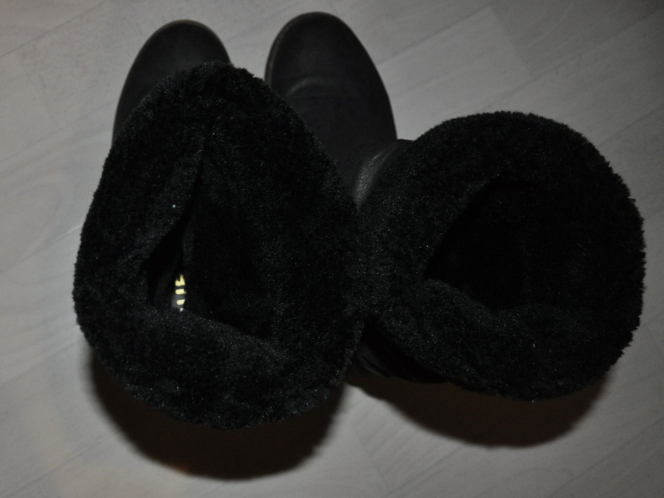 Scarpe da donna: Schwarze Damen Winterstiefel Kunstleder – Usato da Oberrüti venduto da ELALL 4