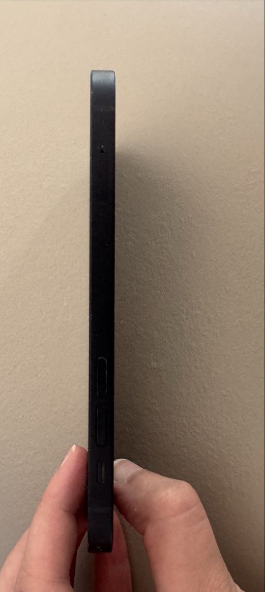 Apple Telefoni cellulari / Smartphones: Iphone 12 schwarz, 64GB – Usato da Zürich venduto da Laura543 3