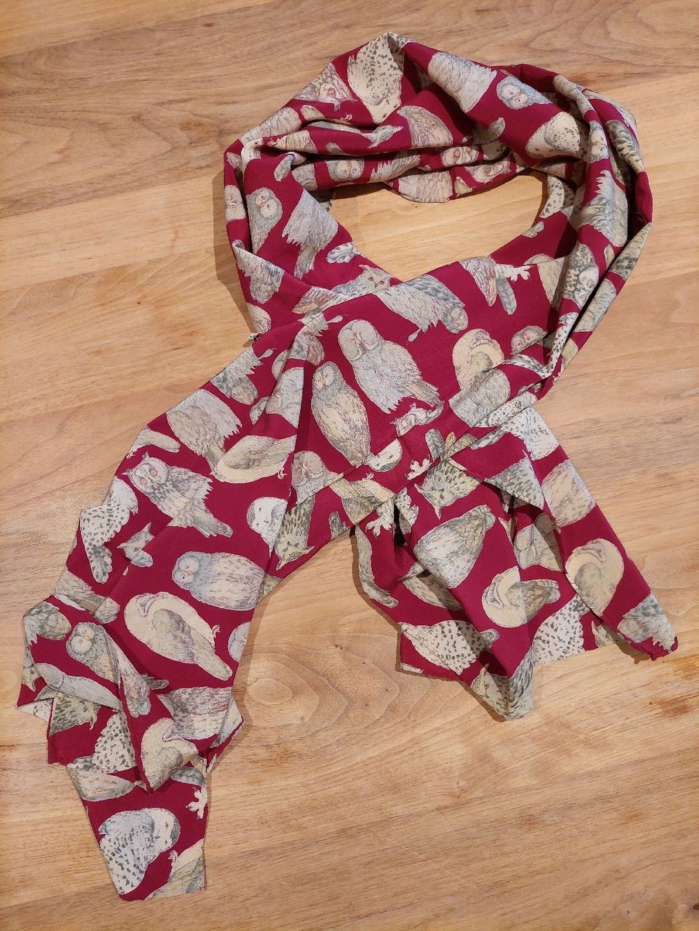 Foulard & Sciarpe: 🦉 leichter Schal mit Eulenmuster, bordeauxrot – Usato da Brunnen venduto da Livianda