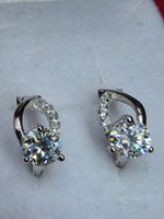 Boucles d'oreille argent avec diamants moissanite de 1 ct