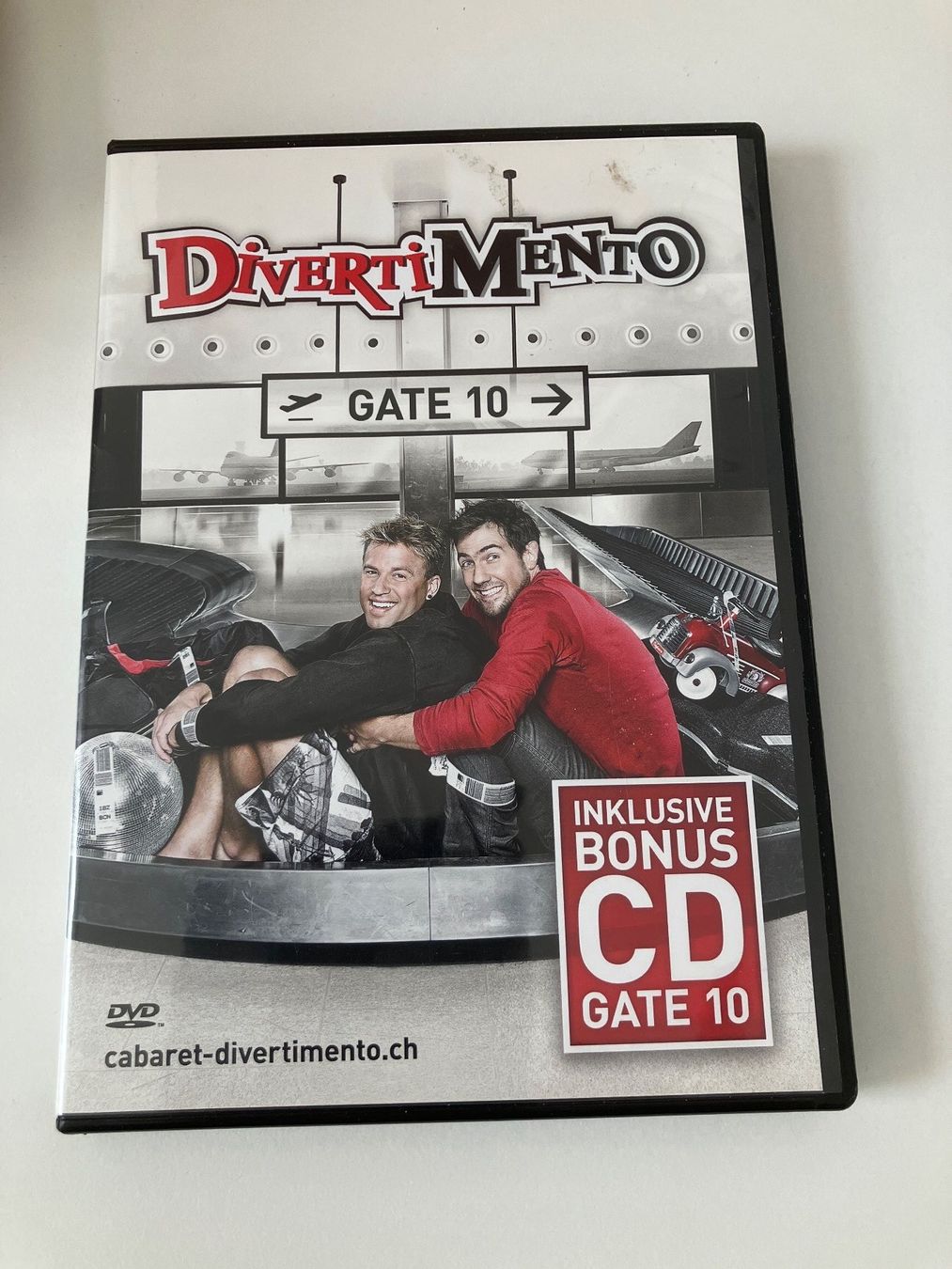 Tutti i DVDs: Divertimento - Gate 10 -  Limited Edition (DVD + CD) – Usato da Arbon venduto da JoJoAs