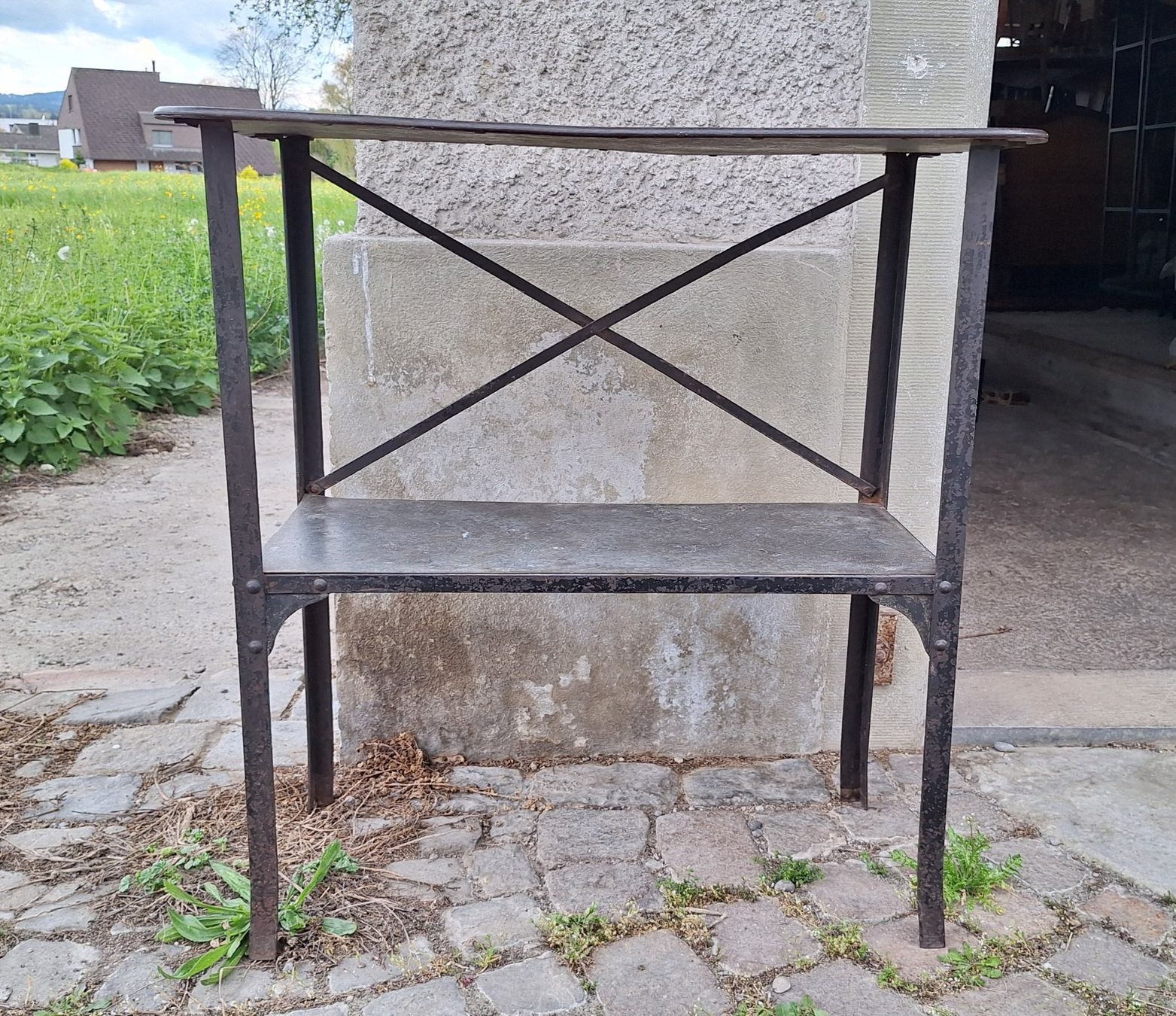 Regale: Antiker  Metalltisch/ Regal, Industrial – Gebraucht aus Weinfelden von JoeBaer 3