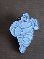Michelin Männchen Pin Emaille Metall guter Zustand