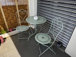 Gartentisch und Gartenstühle zu verkaufen