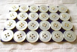 24 PerlmuttKnöpfe Perlmutt Knopf Knopfkarte Handarbeit