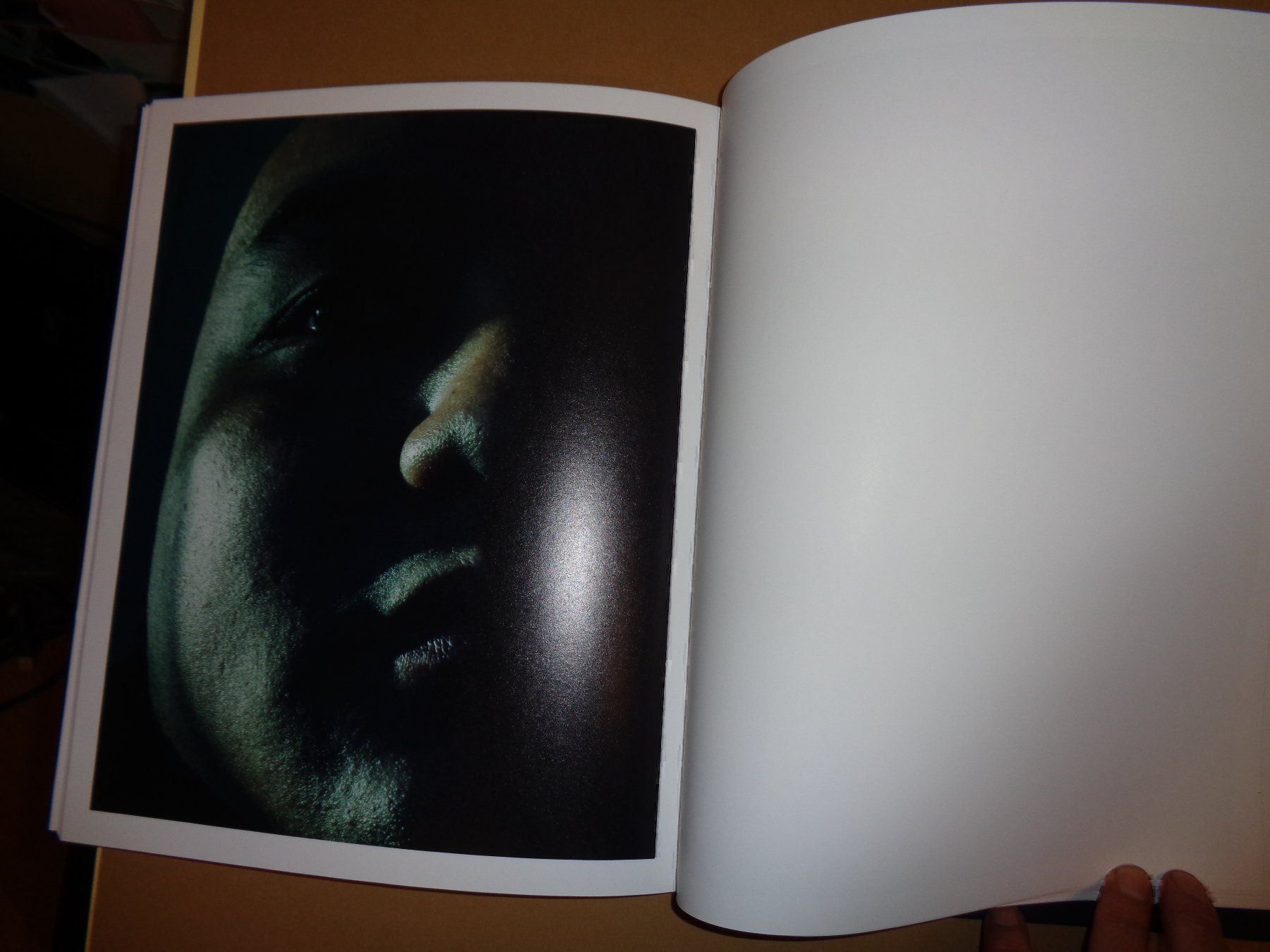 Bücher: APROXIMATE JOY Christopher Anderson foto – Gebraucht aus Welschenrohr von Regool 6