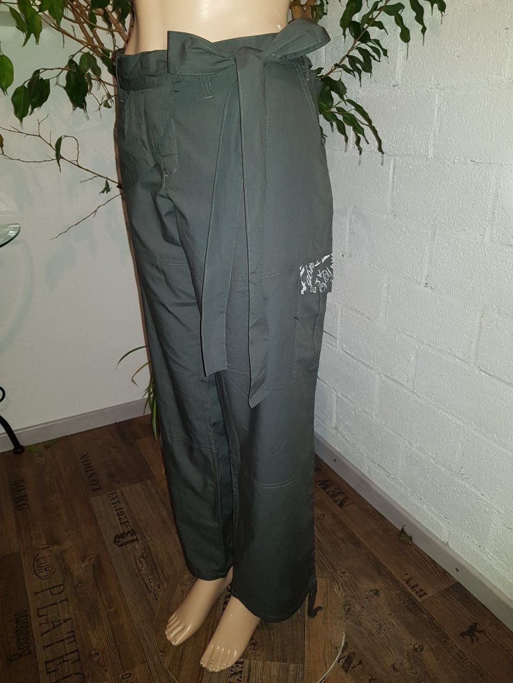 Hosen: RAINBOW Pantalon / Hose taille / Grosse 48 EUR – Gebraucht aus Cossonay-ville von Super-Price-Quality 4