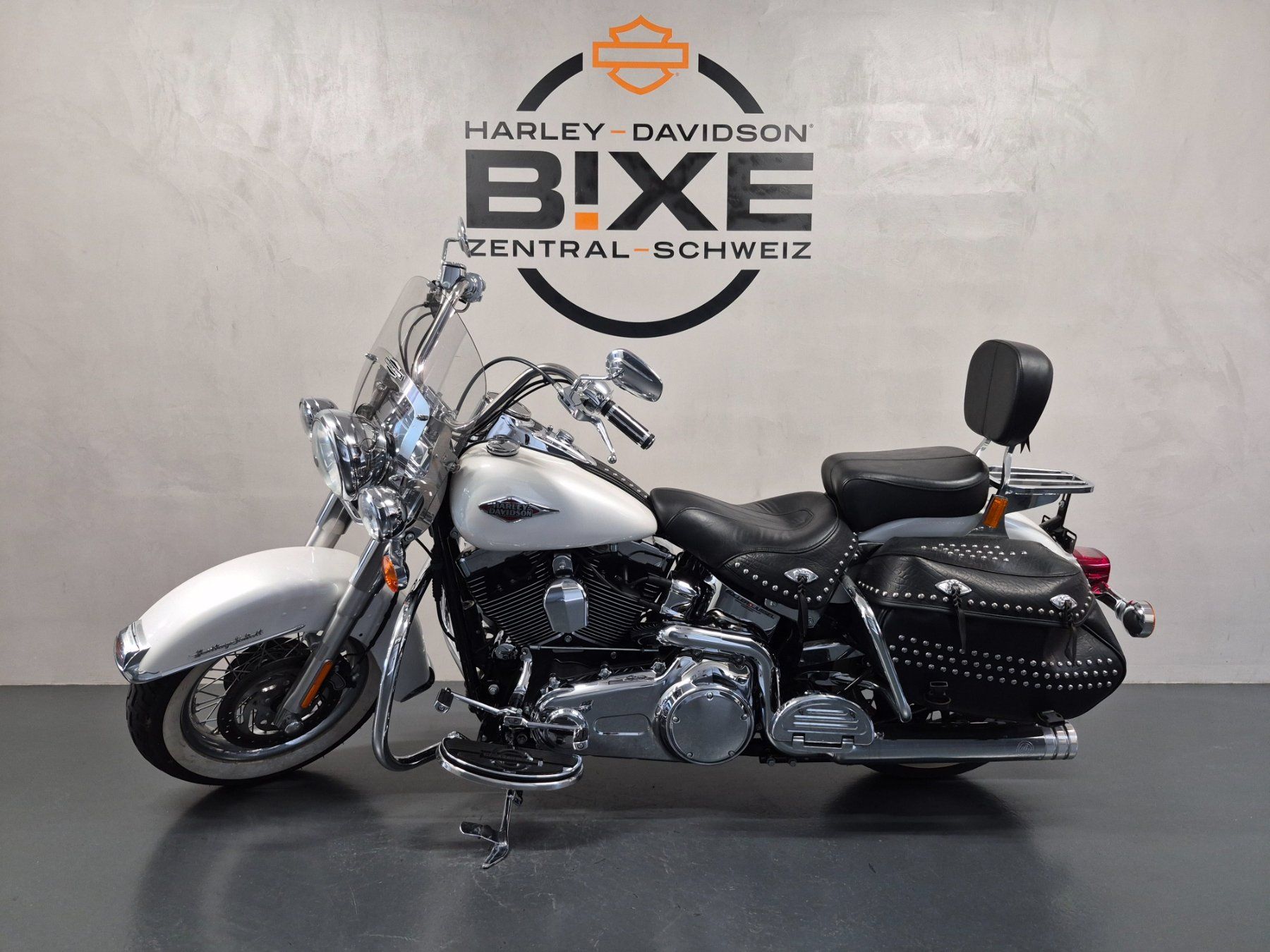 Harley-Davidson Cruisers: Harley Davidson FLHTC Heritage – D'occasion à Hünenberg par Maxim369