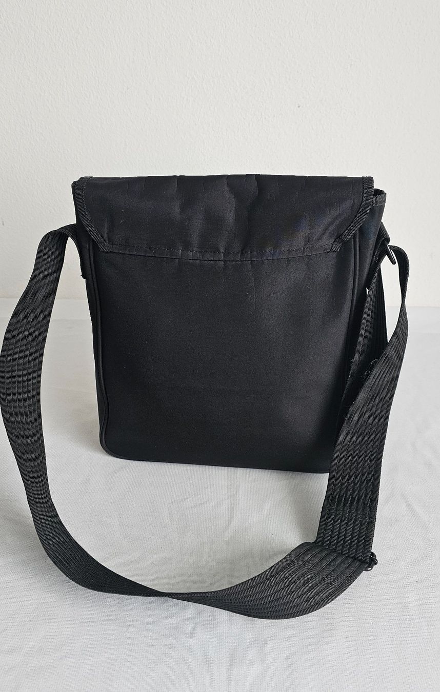 Hugo Boss Borse: ***HUGO BOSS*** Umhängetasche – Usato da Bronschhofen venduto da Xena37 1