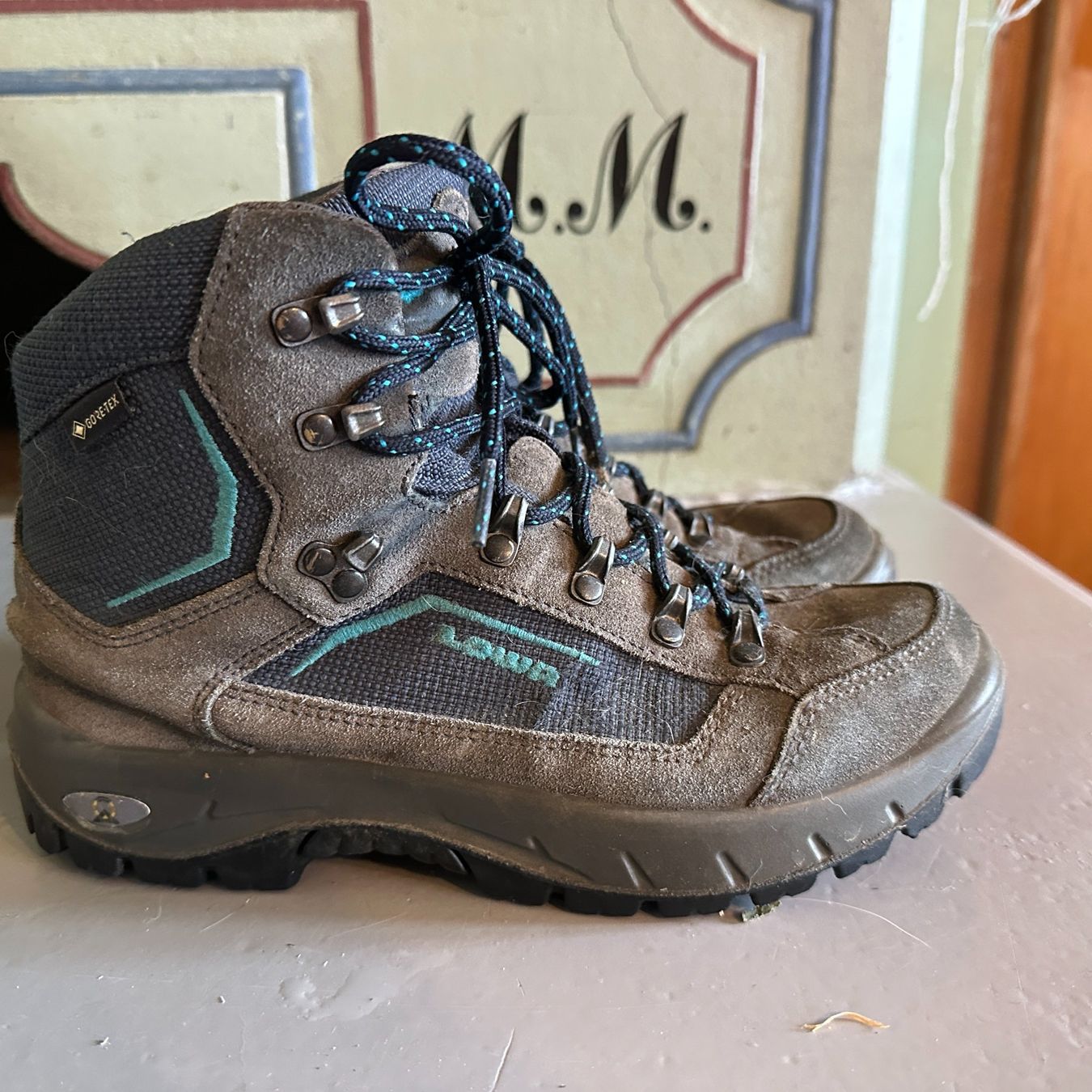 Lowa Damenschuhe: LOWA Wanderschuh Gr. 38 / 38.5 – Gebraucht aus Tägertschi von TheChange
