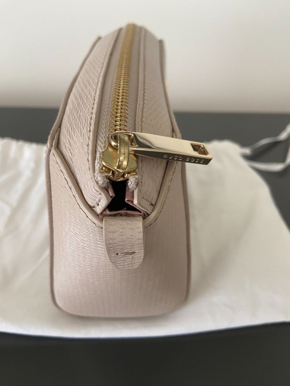 Hugo Boss Kosmetikkoffer: Hugo Boss Necessaire – Gebraucht aus Zürich von Maki8 5