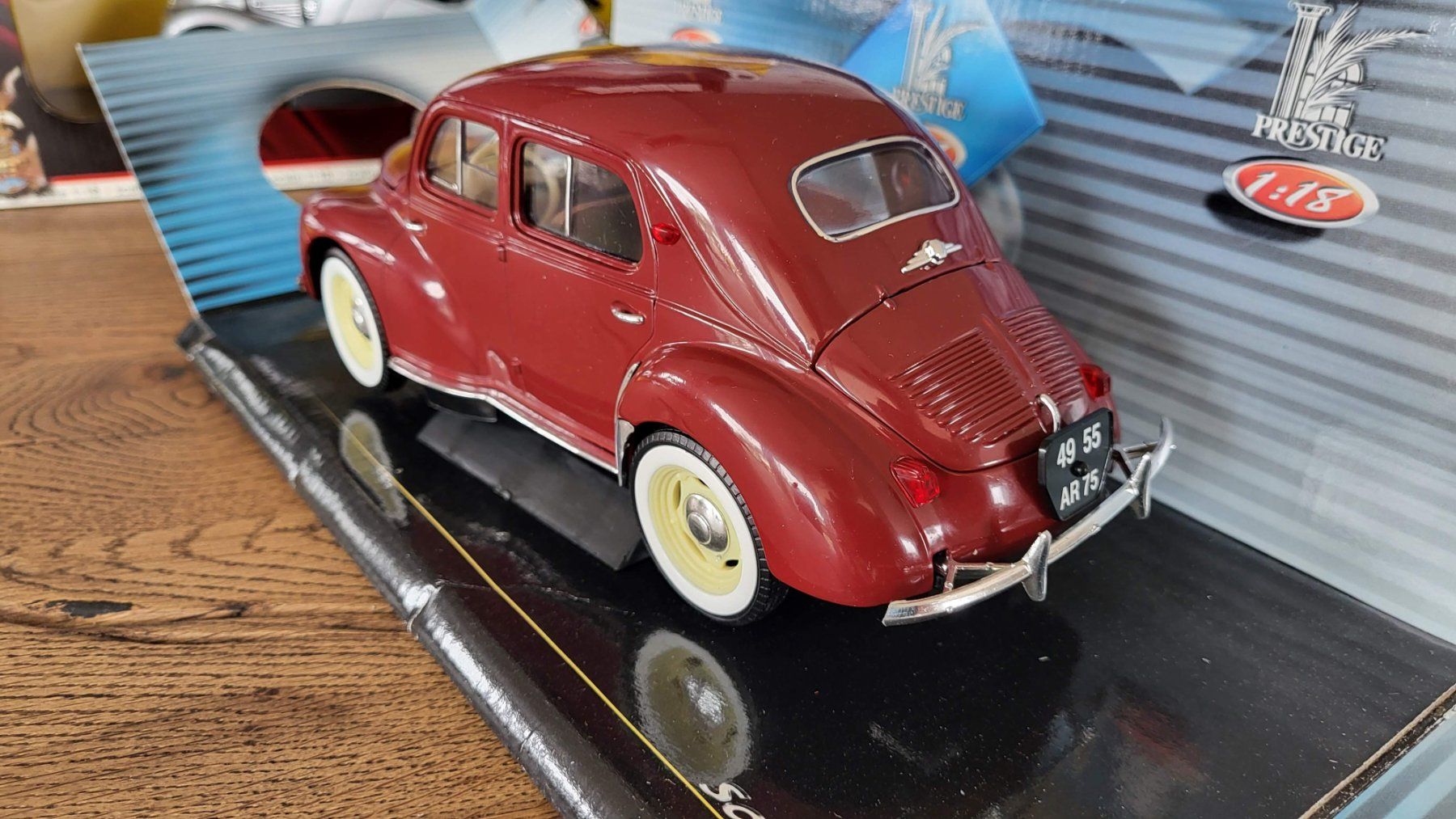 Solido Modellautos: Renault 4CV Berline 1:18 Solido – Gebraucht aus Rothrist von Juana5 2