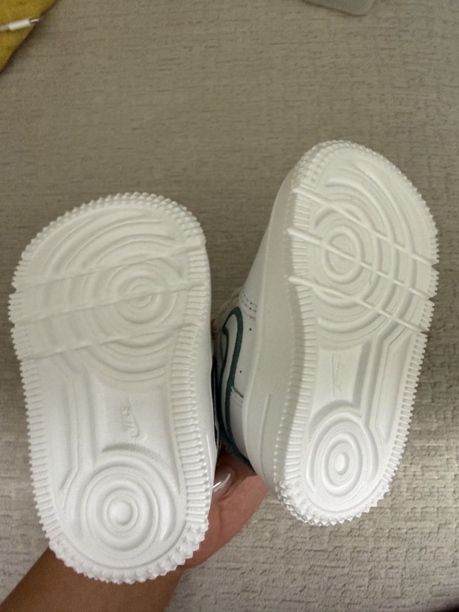 Nike Schuhe für Jungen: Nike Schuhe Baby – Neu (gemäss Beschreibung) aus Altendorf von Carcoura 2