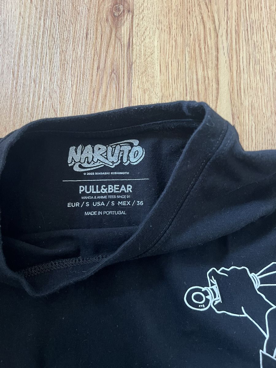 Pull&Bear T-shirts: T-Shirt Naruto Pull&Bear Schwarz Grösse S – D'occasion à Olten par isabelschmid 1