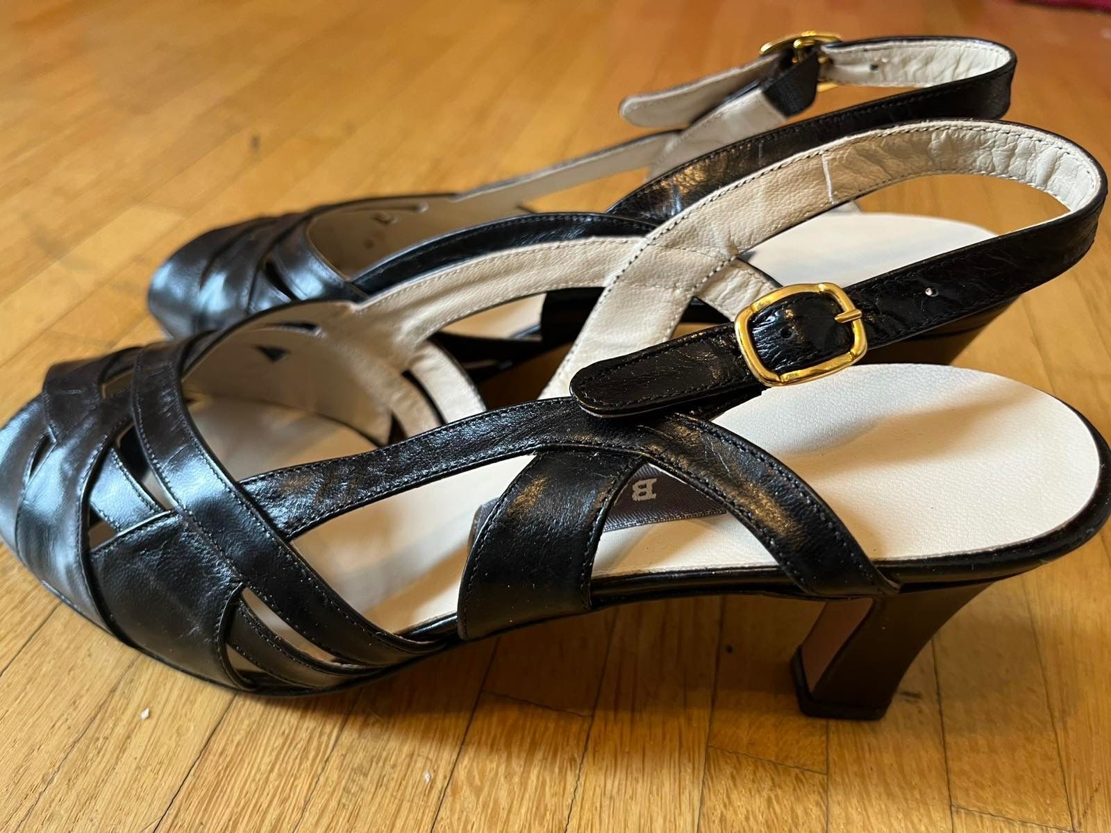 Bally Scarpe da donna: Bally Sandale – Usato da Bern venduto da chu_yn6d 1