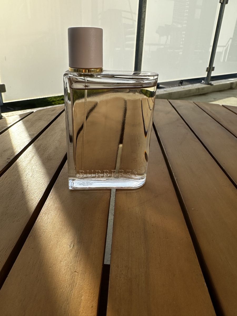 Burberry Profumi & Eau de Toilette: Burberry her 100ml – Usato da Zofingen venduto da Gizem156