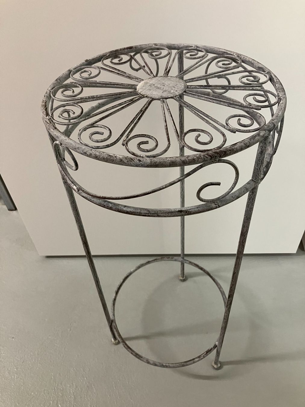 Altro per la casa: Pflanzenständer ~65 cm Höhe – Usato da Dottikon venduto da wanderlaedeli