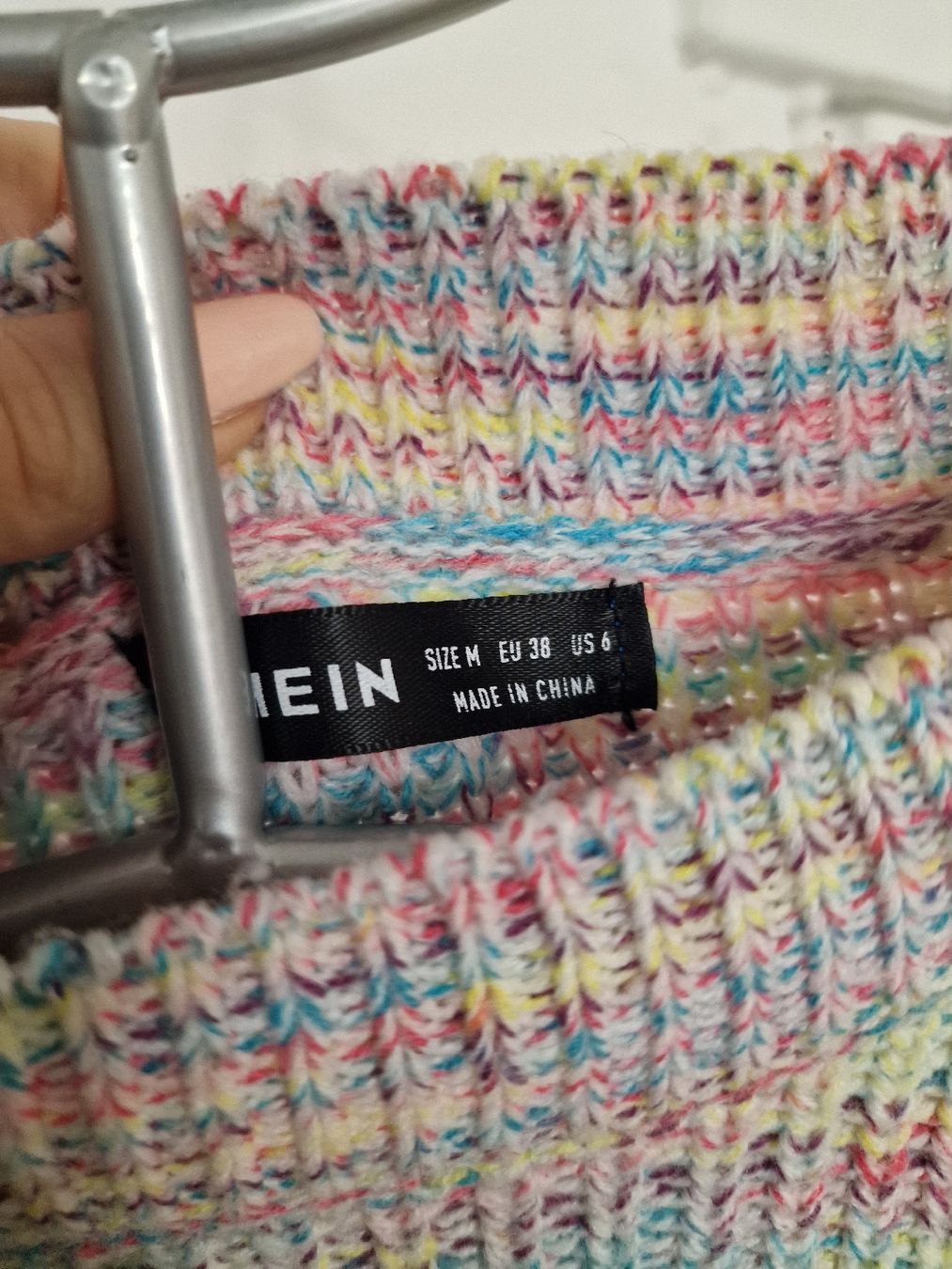 Pulls & Sweat-shirts: Pull multicolore Taille M – Neuf (Voir description) à Sion par Eimeon_ 2