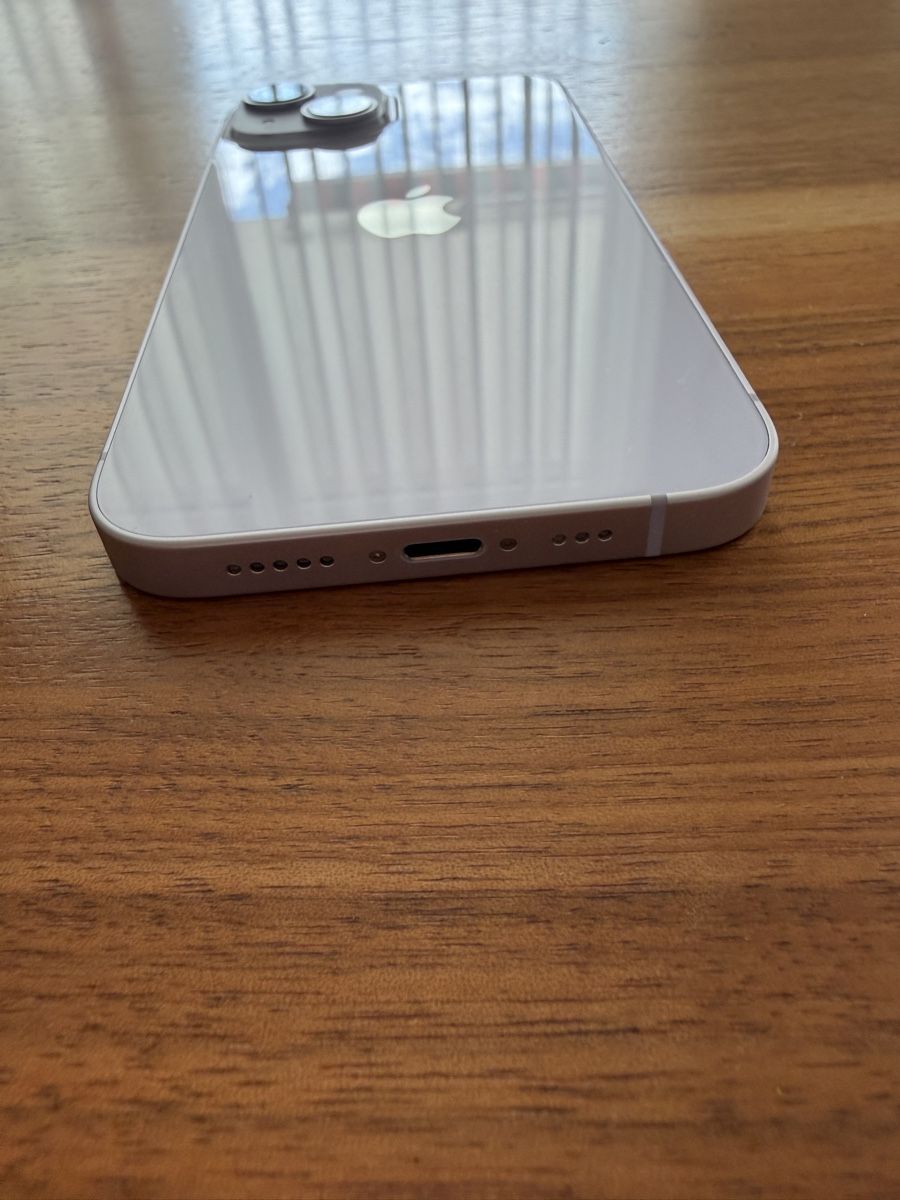 Apple Handys / Smartphones: iPhone 14 Lila funktioniert einwandfrei – Gebraucht aus Sarnen von Kontrasvega 4