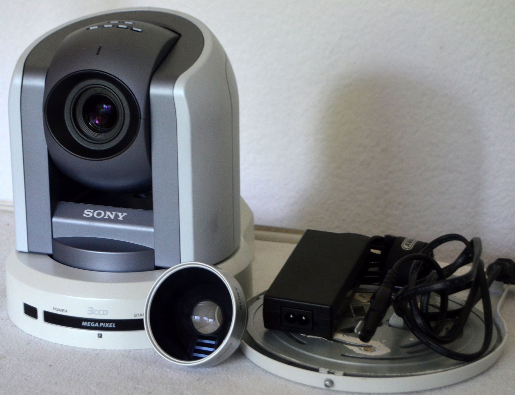 Sony Videocamere: Sony BRC-300P 3CCD Zoom Color Video Camera – Usato da Collonges venduto da arashee 2