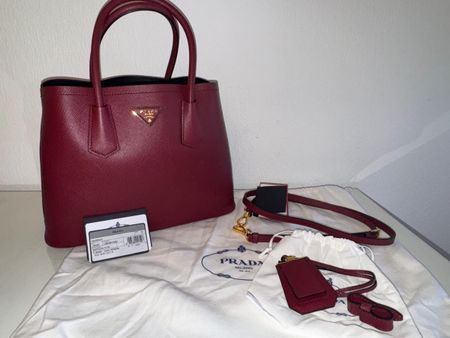 Sac à main Prada Saffiano Cuir rouge cerise état neuf