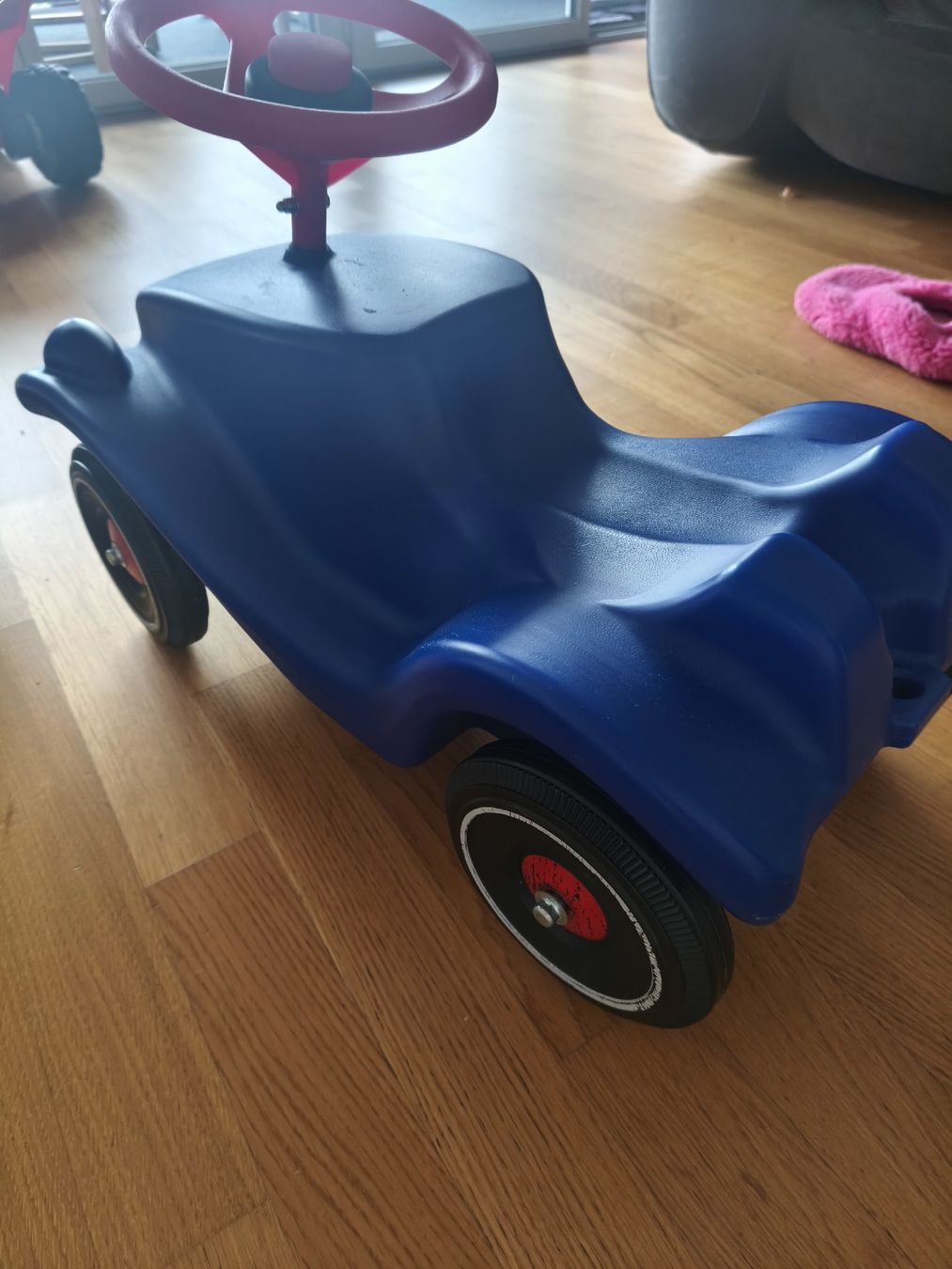 Big Veicoli per bambini: Big bobby car blue Blue with Red Steering Wheel – Nuovo (secondo la descrizione) da Dübendorf venduto da naj_szp5 1