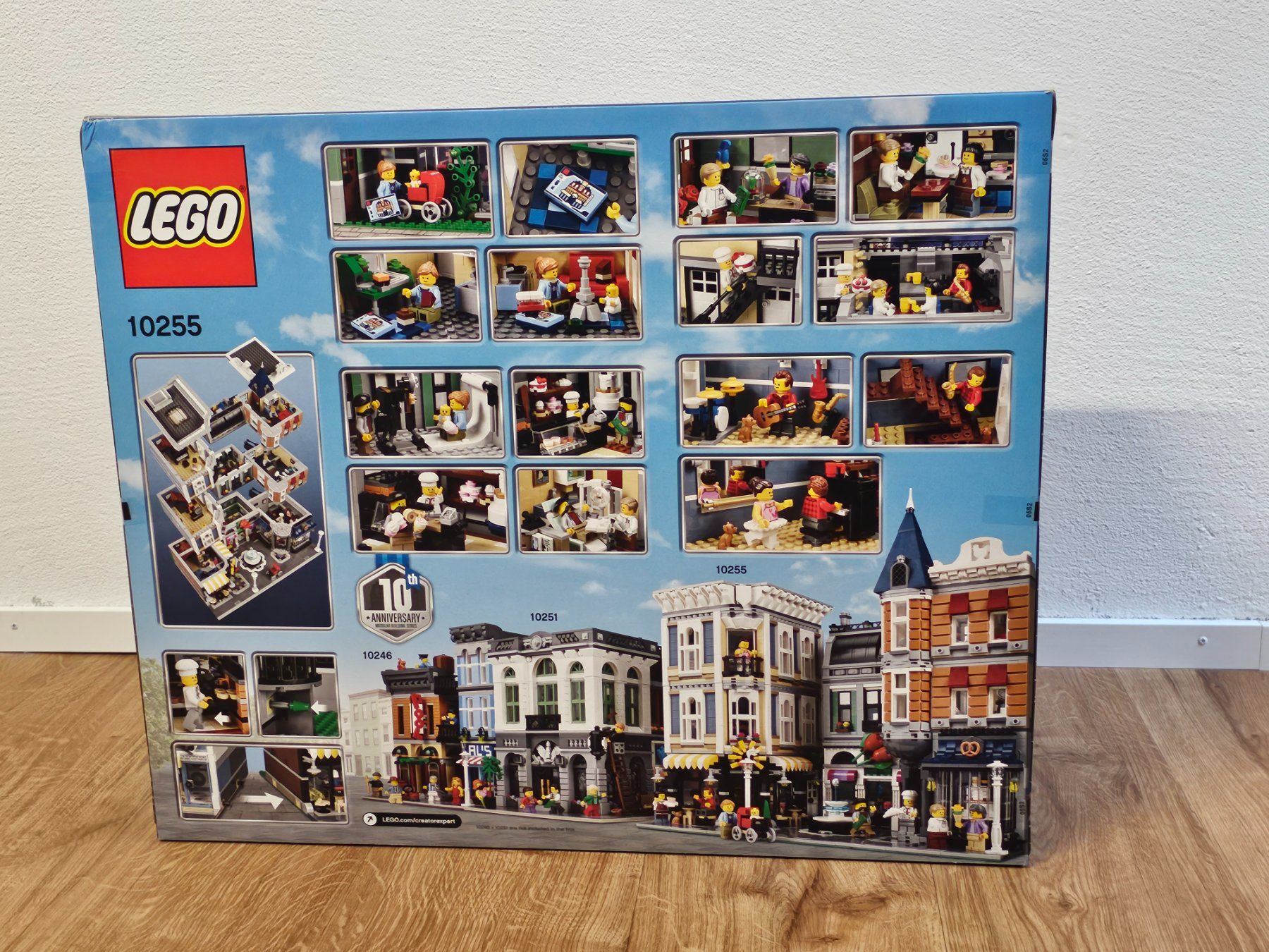 Lego Kit di costruzioni: LEGO Creator Expert 10255 Assembly Square / Stadtleben (OVP) – Nuovo e nell'imballaggio originale da Inwil venduto da rb5unicorn 1