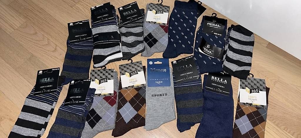 Socken: Neue gemusterte Socken – Neu und originalverpackt aus Wil SG von smu_l76j