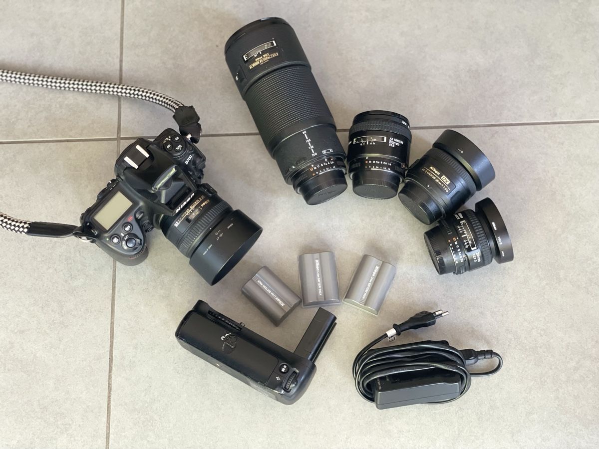 Nikon Appareil photo: Nikon D700 + objectifs et accessoires  – D'occasion à Auvernier par oli_q2nf