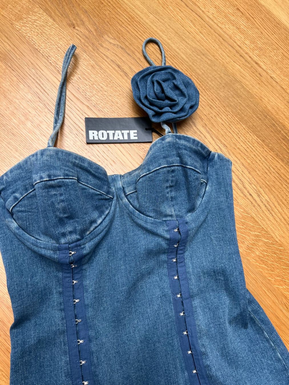 Kleider: Rotate Kleid Denim, Neu mit Etikett – Gebraucht aus Zumikon von jensbehlau81 1
