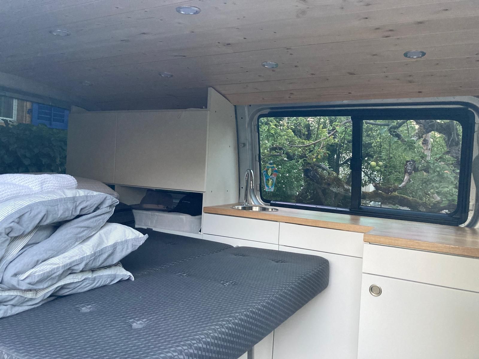 VW Véhicules de camping: VW T5 Campervan – D'occasion à Erlinsbach par Deeeve 2
