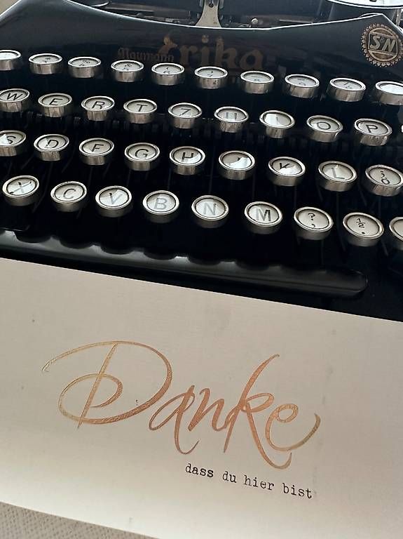 Macchine da scrivere: Vintage Schreibmaschine Erika – Usato da Zürich venduto da Gmara 3