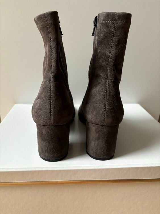 Scarpe da donna: Wildleder Stiefeletten von Globus – Usato da Oberembrach venduto da Well_Curated 1
