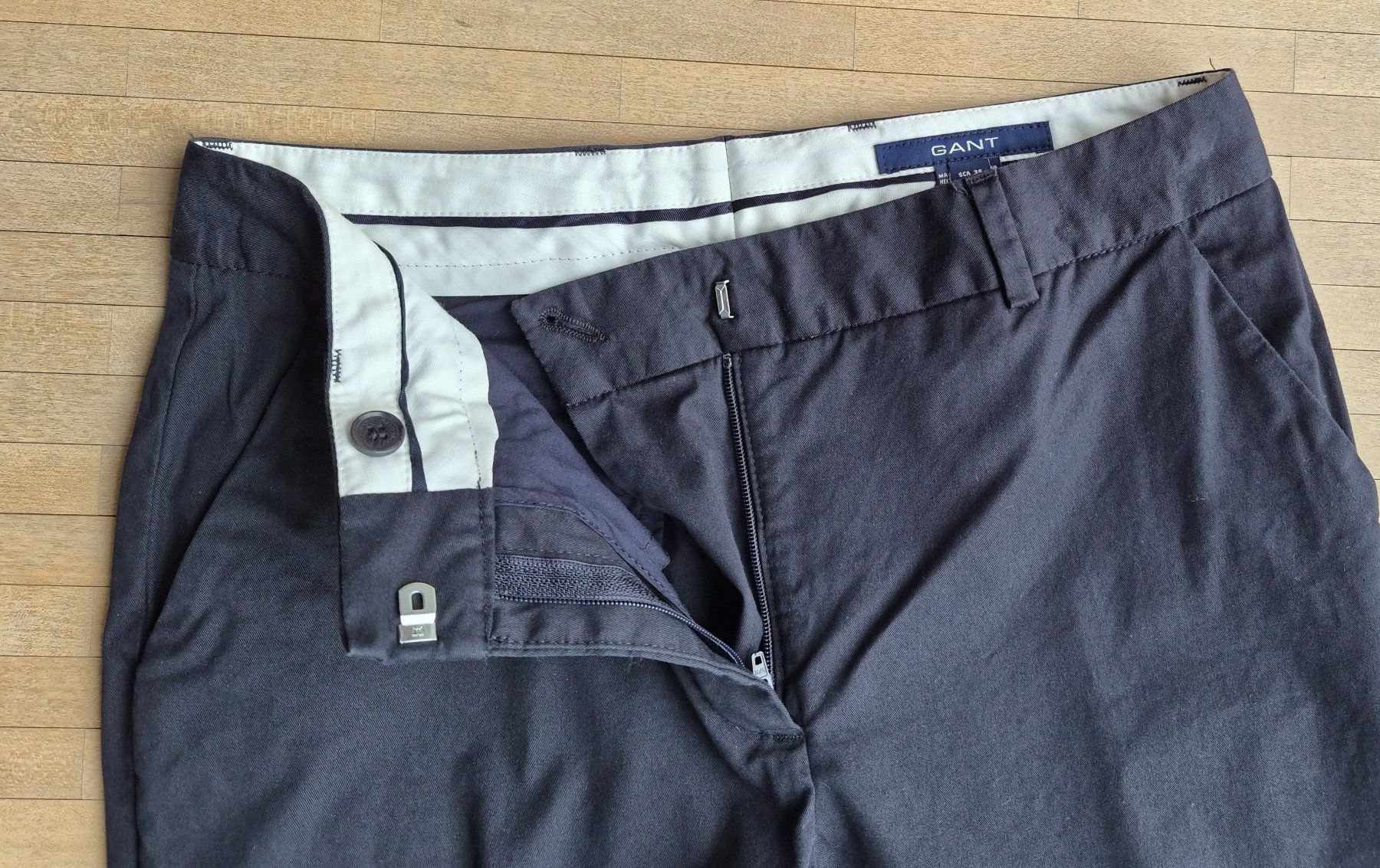 Gant Pantaloni: GANT elegante Stoffhose neuwertig – Nuovo (secondo la descrizione) da Zürich venduto da Mokile 6