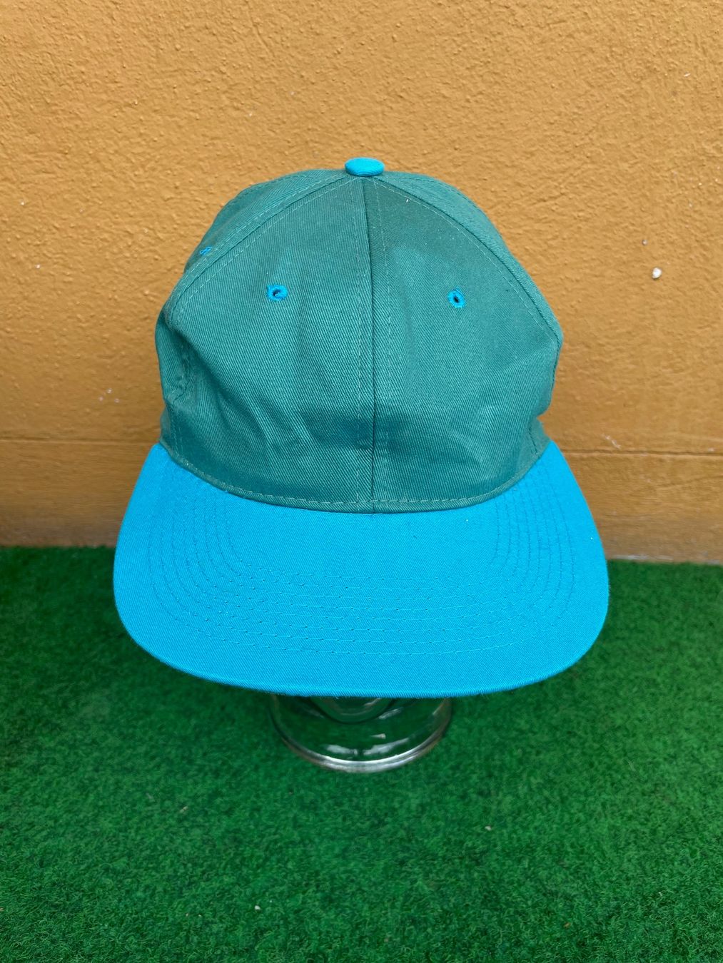 Copricapi, berretti & cappellini: Vintage 90s 6-Panel Cap 2 tones – Usato da Zürich venduto da le_souk