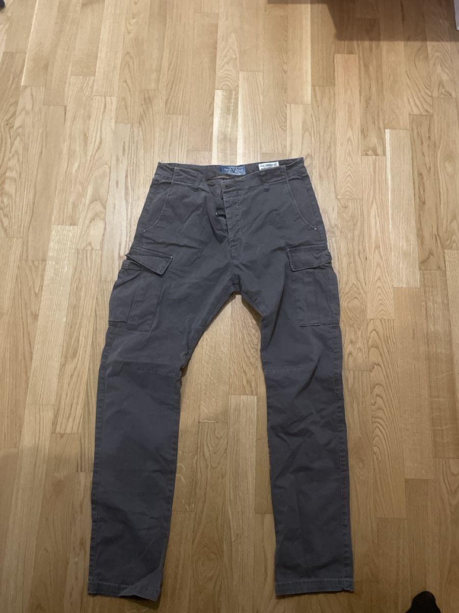Pantaloni: Hosen, size 34 – Usato da Renens VD venduto da cjneco