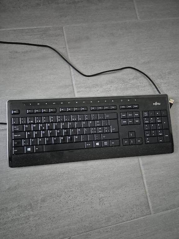 Tastiere: Tastatur von Fujitsu – Usato da Winterthur venduto da Rizzieri20