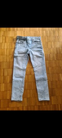 H&M Slim Fit Jeans hellblau Grösse 33/32 neuwertig 
