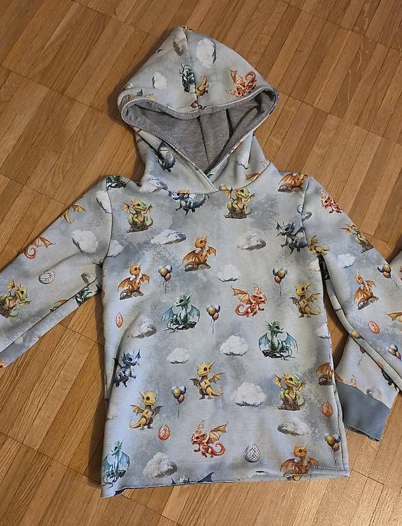 Pullover & Sweatshirts: 2 Kapuzenpullover Grösse 5-6 – Gebraucht aus Weisslingen von debi1992 2