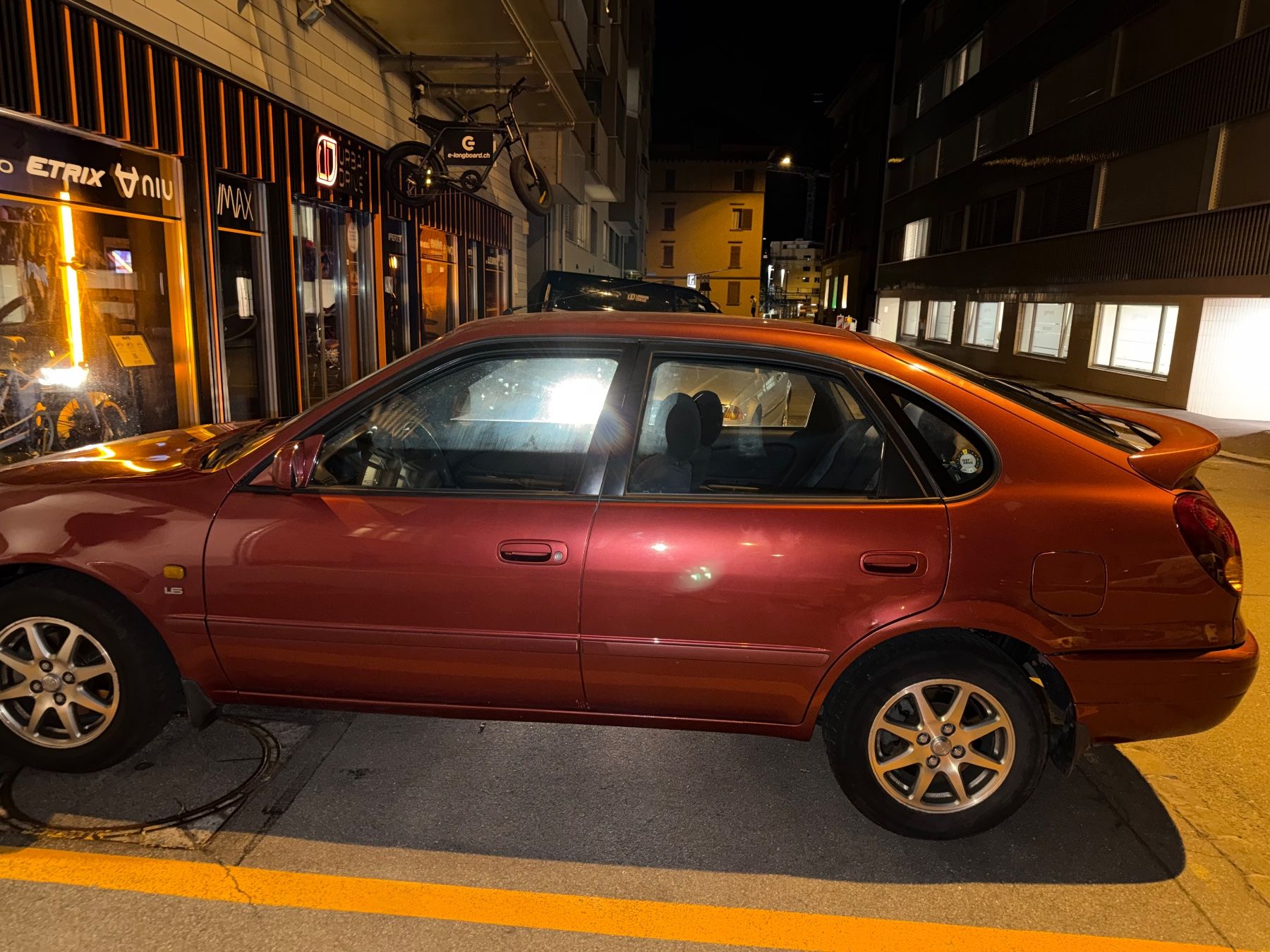 Toyota Automobili: TOYOTA Corolla 1.6 LB – Usato da Luzern venduto da General_hussein 3
