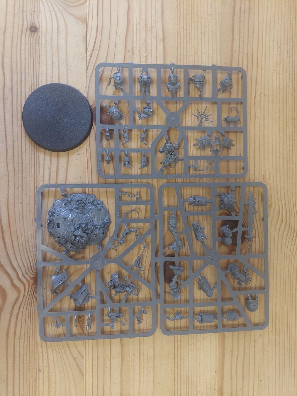 Kit di modellismo & Modellini statici: Warhammer 40.000 Roboute Guilliman nos – Nuovo (secondo la descrizione) da Zürich venduto da kitkis 1