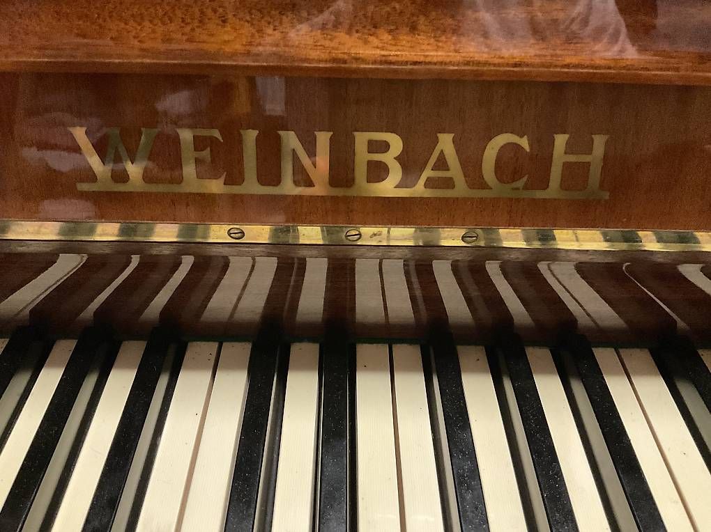 Strumenti musicali: Piano droit Weinbach laqué  – Usato da chesopeloz venduto da fja_td5j