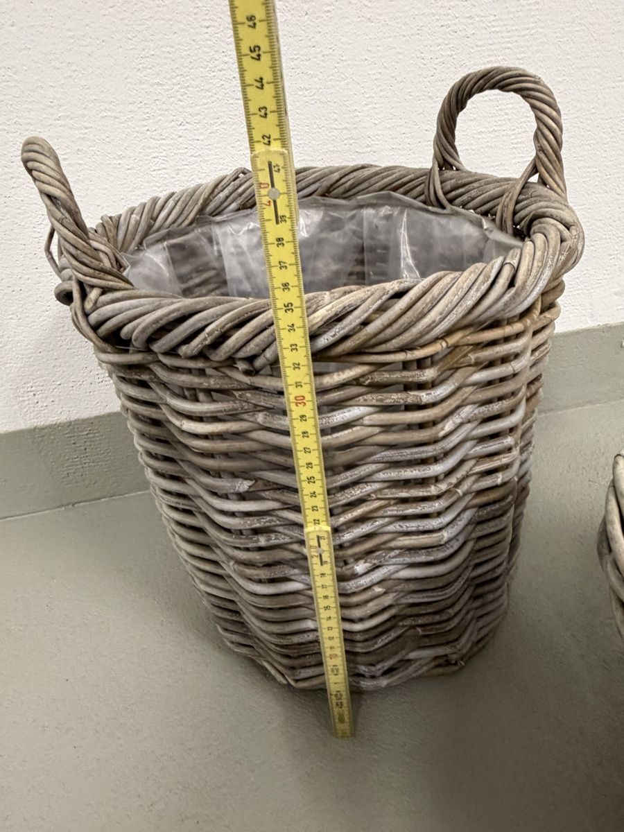 Blumentöpfe: Pflanzenkorb Rattan Set  – Gebraucht aus Berikon von hei10 4