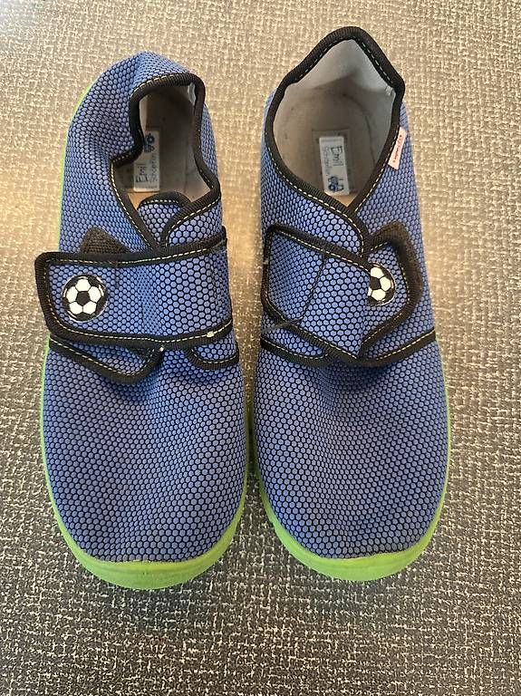 Chaussures garçon: Hausschuhe Grösse 36 – D'occasion à Tägerwilen par pre_tpc6