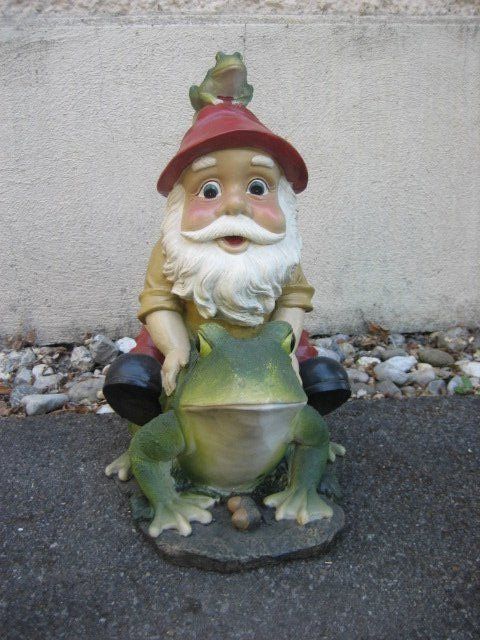 Statuette: Gartenzwerg mit Frosch – Usato da Winterthur venduto da pf02 1
